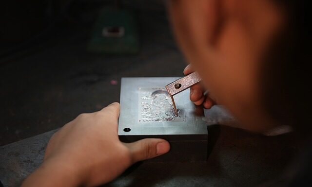 Komu przysługuje świadczenie pielęgnacyjne z MOPS?